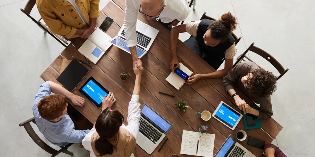 Building Thriving B2B Communities: 3 Psychological Principles That&nbsp;Work